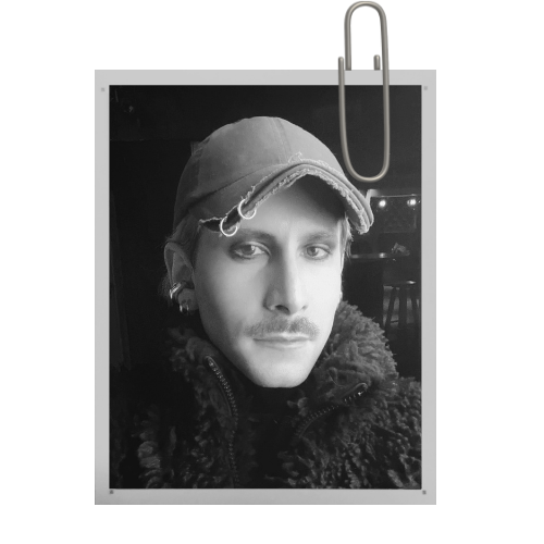 Black and White picture of Pepe, Co-Founder of Quinta and head of Design, wearing a cap held by a clip